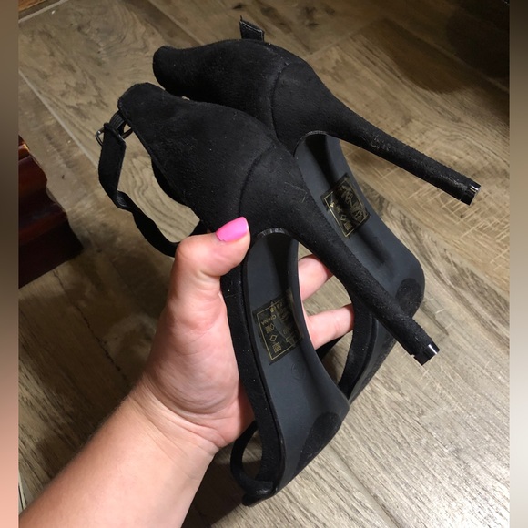 Fashion Nova “Make You A Believer Heel” - Picture 5 of 11